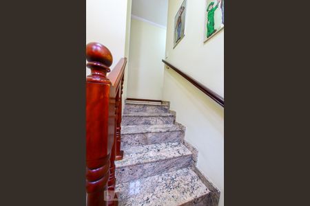 Casa à venda com 298m², 4 quartos e 5 vagasEscada