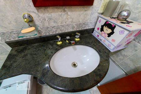 Casa à venda com 298m², 4 quartos e 5 vagasBanheiro da Suite 2