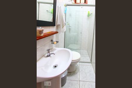 Casa à venda com 298m², 4 quartos e 5 vagasBanheiro de Serviço