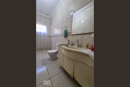 Casa para alugar com 147m², 4 quartos e 2 vagasBanheiro