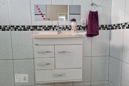 Casa para alugar com 147m², 4 quartos e 2 vagasBanheiro Quarto 1