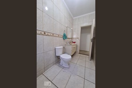 Casa para alugar com 147m², 4 quartos e 2 vagasBanheiro