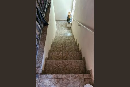 Casa para alugar com 147m², 4 quartos e 2 vagasEscada