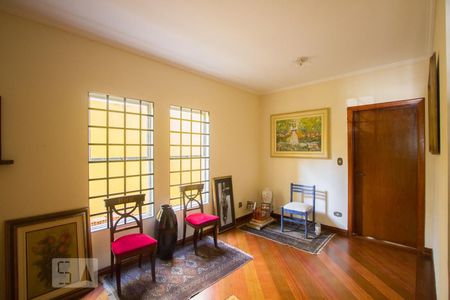 Casa à venda com 570m², 4 quartos e 4 vagasHall