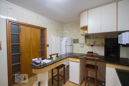 Casa à venda com 570m², 4 quartos e 4 vagasCozinha