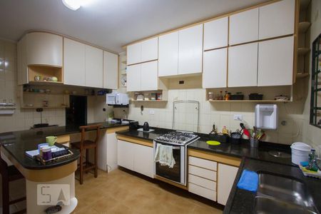 Casa à venda com 570m², 4 quartos e 4 vagasCozinha