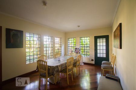 Casa à venda com 570m², 4 quartos e 4 vagasSala de Jantar