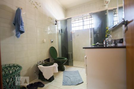 Casa à venda com 570m², 4 quartos e 4 vagasBanheiro