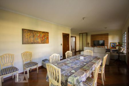 Casa à venda com 570m², 4 quartos e 4 vagasSala de Jantar