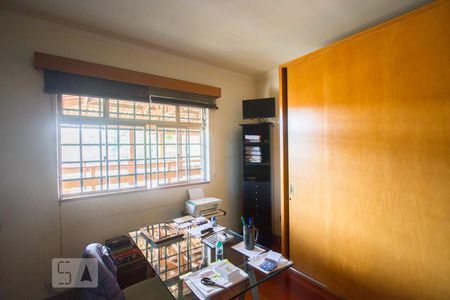 Casa à venda com 570m², 4 quartos e 4 vagasEscritório