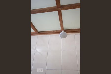 Casa à venda com 570m², 4 quartos e 4 vagasDetalhe Banheiro Suíte 1