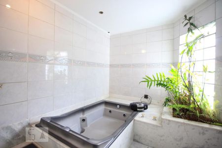 Casa à venda com 400m², 5 quartos e 3 vagasBanheiro da suite - 4