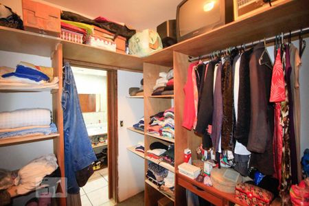 Casa à venda com 400m², 5 quartos e 3 vagasCloset - quarto 4