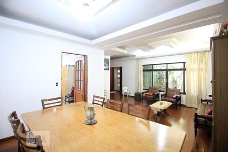 Sala de casa à venda com 5 quartos, 400m² em Parque Jabaquara, São Paulo