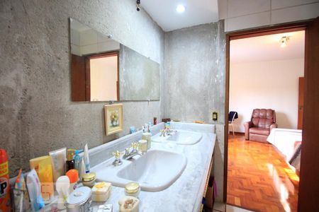 Casa à venda com 400m², 5 quartos e 3 vagasBanheiro da suite - 4