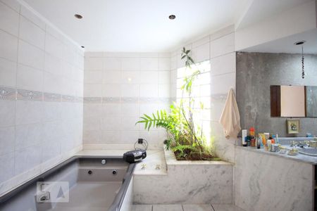 Casa à venda com 400m², 5 quartos e 3 vagasBanheiro da suite - 4