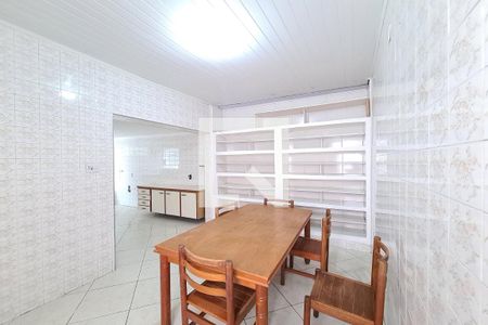 Casa para alugar com 150m², 2 quartos e 2 vagasCozinha