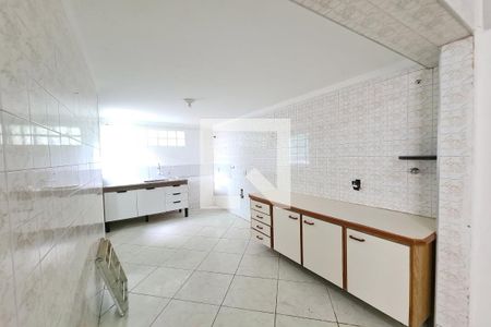 Casa para alugar com 150m², 2 quartos e 2 vagasCozinha
