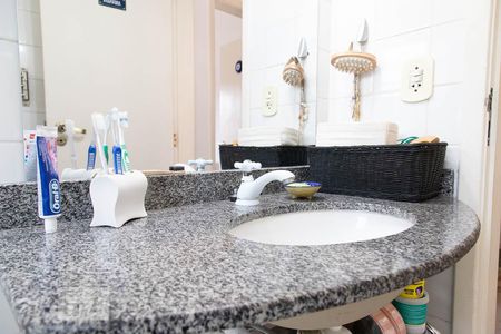 Casa de condomínio para alugar com 620m², 4 quartos e 4 vagas Casa de condomínio para alugar com 620m², 4 quartos e 4 vagasBanheiro social