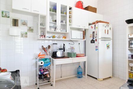 Casa de condomínio para alugar com 620m², 4 quartos e 4 vagas Casa de condomínio para alugar com 620m², 4 quartos e 4 vagasCozinha