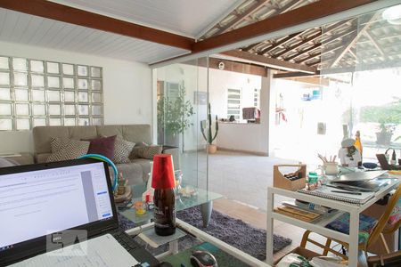 Casa de condomínio para alugar com 620m², 4 quartos e 4 vagas Casa de condomínio para alugar com 620m², 4 quartos e 4 vagasEscritório