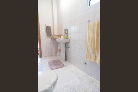 Casa de condomínio para alugar com 620m², 4 quartos e 4 vagas Casa de condomínio para alugar com 620m², 4 quartos e 4 vagasBanheiro da suíte 2