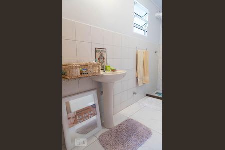 Casa de condomínio para alugar com 620m², 4 quartos e 4 vagas Casa de condomínio para alugar com 620m², 4 quartos e 4 vagasBanheiro da suíte 2