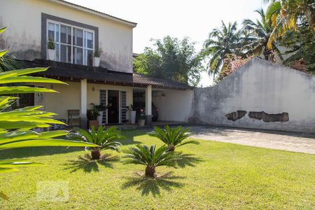Casa de condomínio para alugar com 620m², 4 quartos e 4 vagas Casa de condomínio para alugar com 620m², 4 quartos e 4 vagasJardim