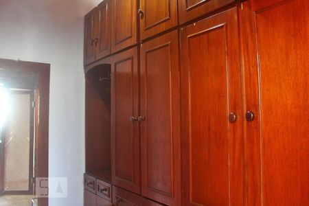 Casa à venda com 250m², 3 quartos e 3 vagasCloset