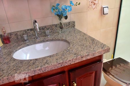 Casa à venda com 250m², 3 quartos e 3 vagasBanheiro 1