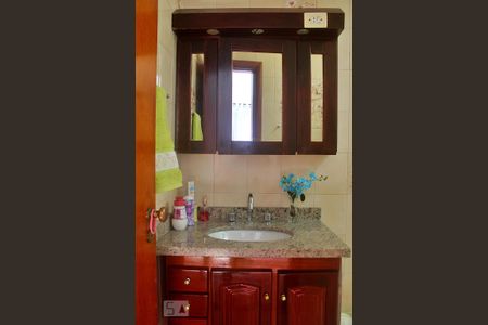 Casa à venda com 250m², 3 quartos e 3 vagasBanheiro 1