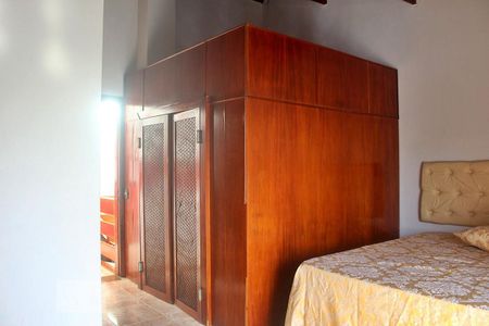 Casa à venda com 250m², 3 quartos e 3 vagasQuarto Suíte