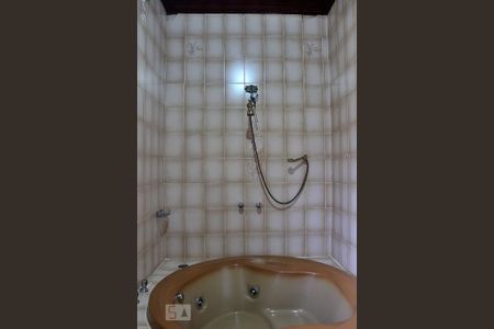 Casa à venda com 250m², 3 quartos e 3 vagasBanheiro da Suíte