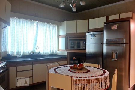 Casa à venda com 250m², 3 quartos e 3 vagasCozinha