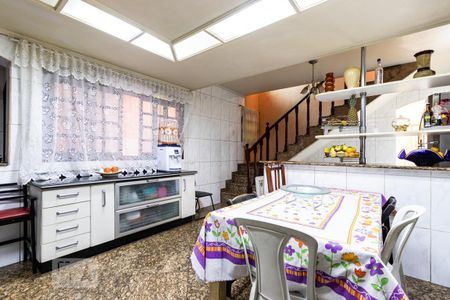 Apartamento à venda com 340m², 4 quartos e 4 vagas Apartamento à venda com 340m², 4 quartos e 4 vagasCozinha