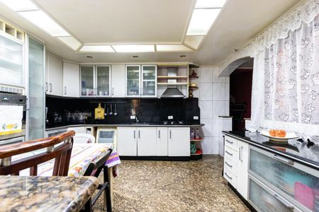 Apartamento à venda com 340m², 4 quartos e 4 vagas Apartamento à venda com 340m², 4 quartos e 4 vagasCozinha