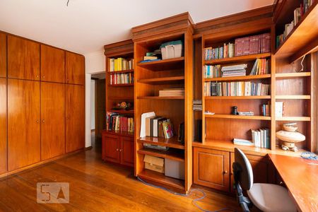 Apartamento à venda com 214m², 4 quartos e 1 vagaQuarto 2