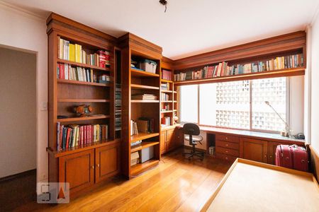 Apartamento à venda com 214m², 4 quartos e 1 vagaQuarto 2