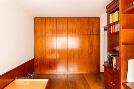 Apartamento à venda com 214m², 4 quartos e 1 vagaQuarto 2