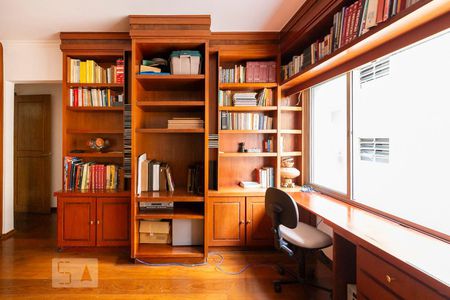 Apartamento à venda com 214m², 4 quartos e 1 vagaQuarto 2