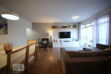Sala de apartamento à venda com 2 quartos, 77m² em Campo Belo, São Paulo