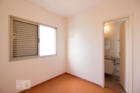 Suíte  de apartamento para alugar com 3 quartos, 90m² em Vila Olímpia, São Paulo