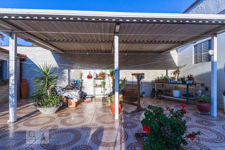 Casa à venda com 2000m², 5 quartos e 6 vagas Casa à venda com 2000m², 5 quartos e 6 vagasÁrea Externa