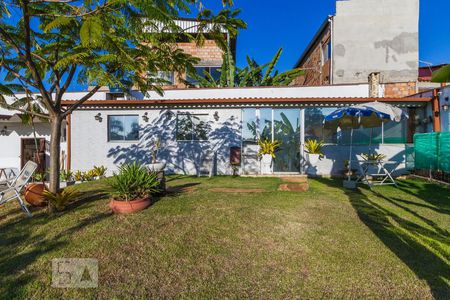 Casa à venda com 2000m², 5 quartos e 6 vagas Casa à venda com 2000m², 5 quartos e 6 vagasÁrea Externa