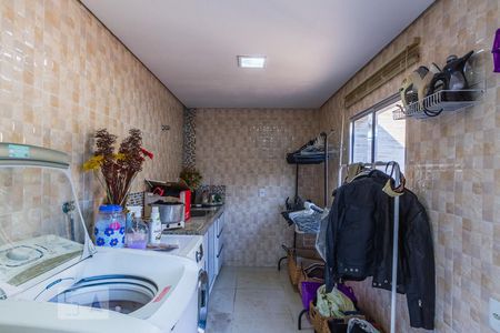 Casa à venda com 2000m², 5 quartos e 6 vagas Casa à venda com 2000m², 5 quartos e 6 vagasÁrea de Serviço