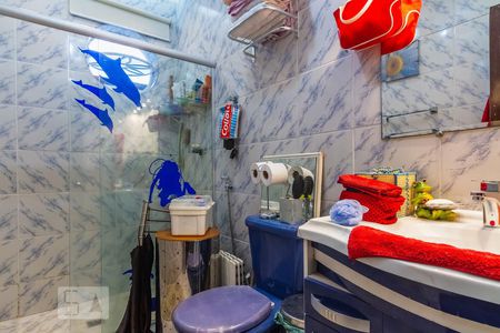 Casa à venda com 2000m², 5 quartos e 6 vagas Casa à venda com 2000m², 5 quartos e 6 vagasBanheiro Social