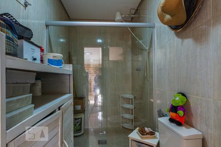 Casa à venda com 2000m², 5 quartos e 6 vagas Casa à venda com 2000m², 5 quartos e 6 vagasBanheiro do Espaço Gourmet