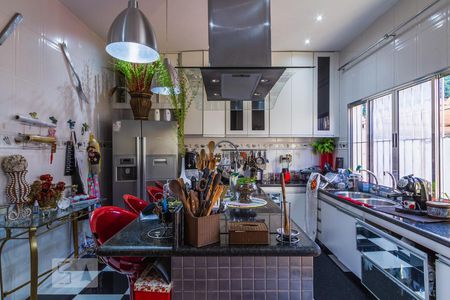 Casa à venda com 2000m², 5 quartos e 6 vagas Casa à venda com 2000m², 5 quartos e 6 vagasCozinha