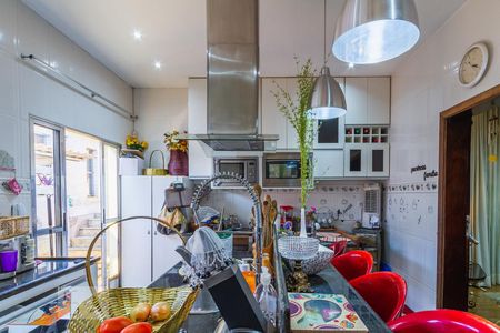 Casa à venda com 2000m², 5 quartos e 6 vagas Casa à venda com 2000m², 5 quartos e 6 vagasCozinha