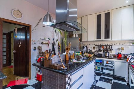 Casa à venda com 2000m², 5 quartos e 6 vagas Casa à venda com 2000m², 5 quartos e 6 vagasCozinha